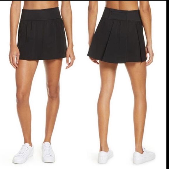NEW Spanx get moving skort shorts and skirt  Black XS - Picture 1 of 8